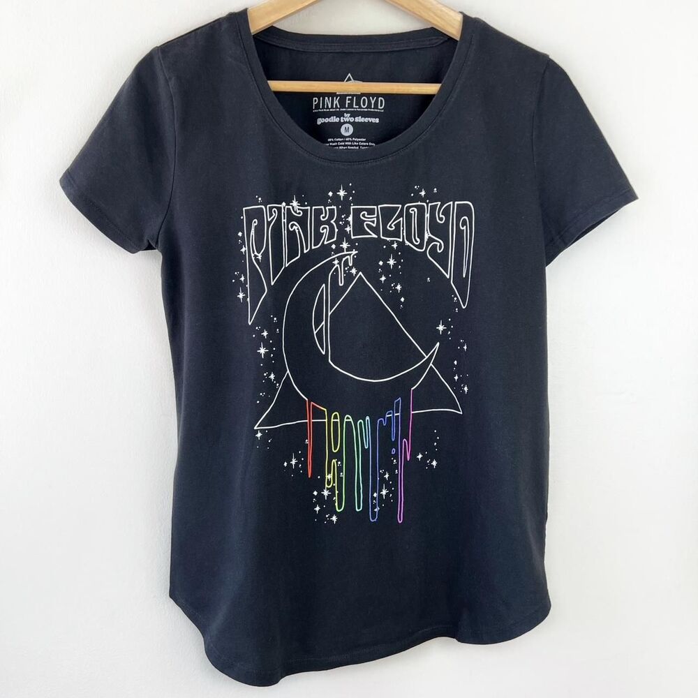 Goodie Two Sleeves
Pink Floyd Moondripper graphic T-shirt Women’s size Medium